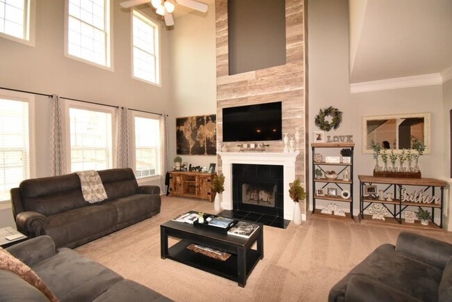 Building Photo - 5691 Apple Grove Rd NE