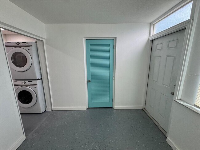 Building Photo - 5720 13th Ave N