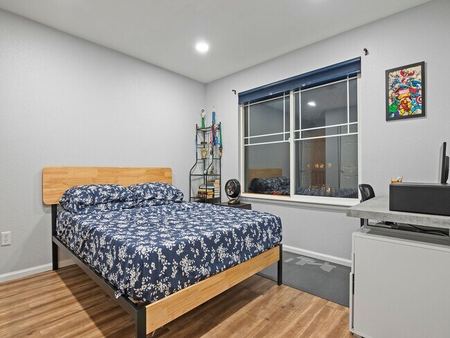 Building Photo - Stunning 4-Bed, 3-Bath House in SE Fort Collins!