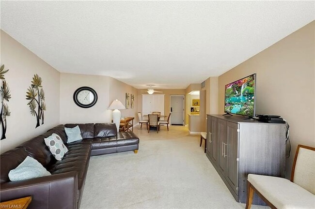 Building Photo - 320 Seaview Ct