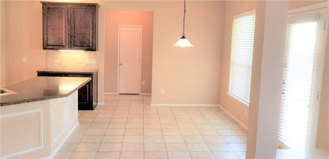 Building Photo - 15537 Gatehouse Dr