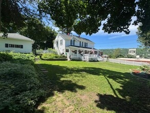 Building Photo - 3 Bedroom, 1.5 Bath, Furnished Home in Houghton