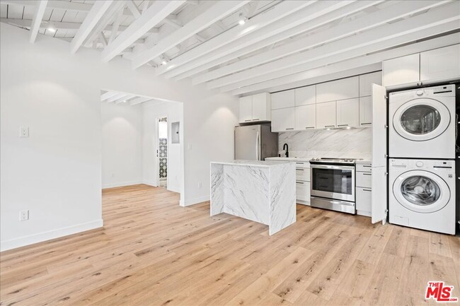 Building Photo - 4027 Moore St