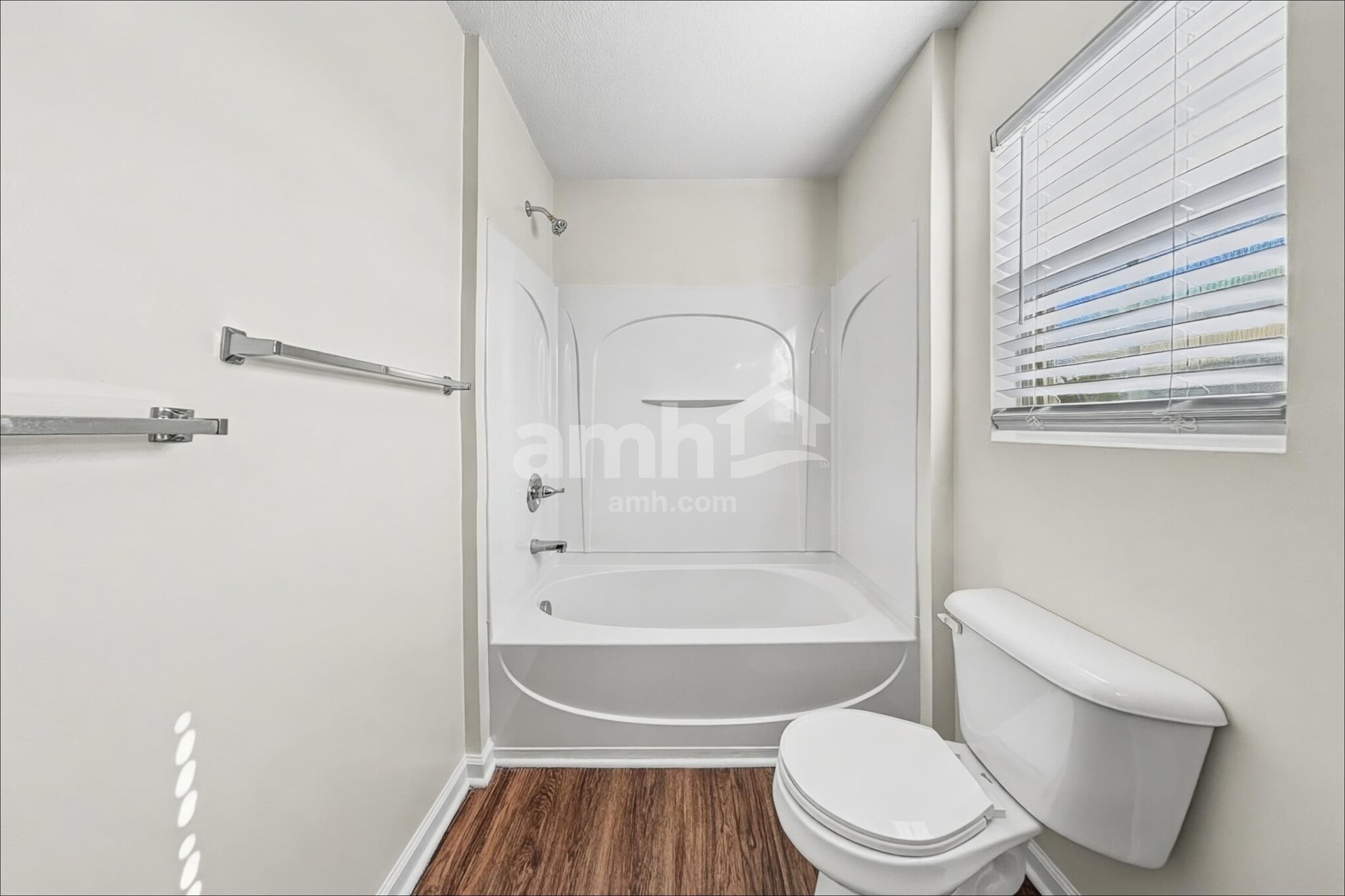 Building Photo - 417 Magna Dr
