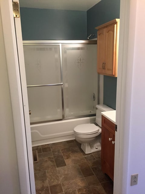 Building Photo - 3 bedroom Condo with updated Kitchen and B...