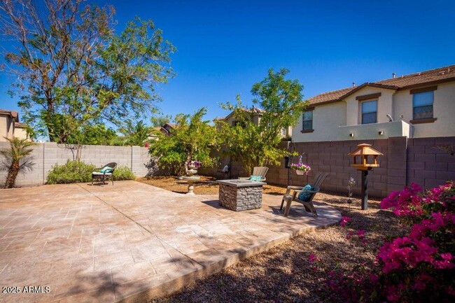 Building Photo - 2751 S Southwind Dr