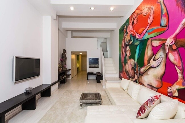 Building Photo - 310 E 46th St