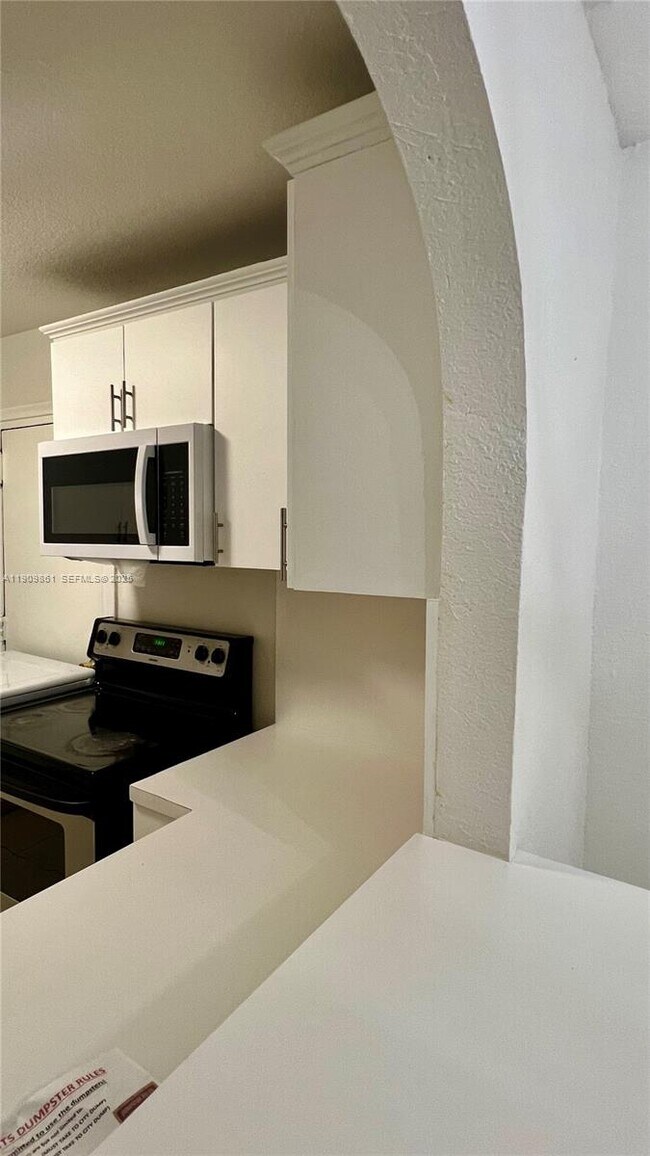 Building Photo - 13700 SW 62nd St