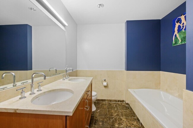 Building Photo - 389 Washington St