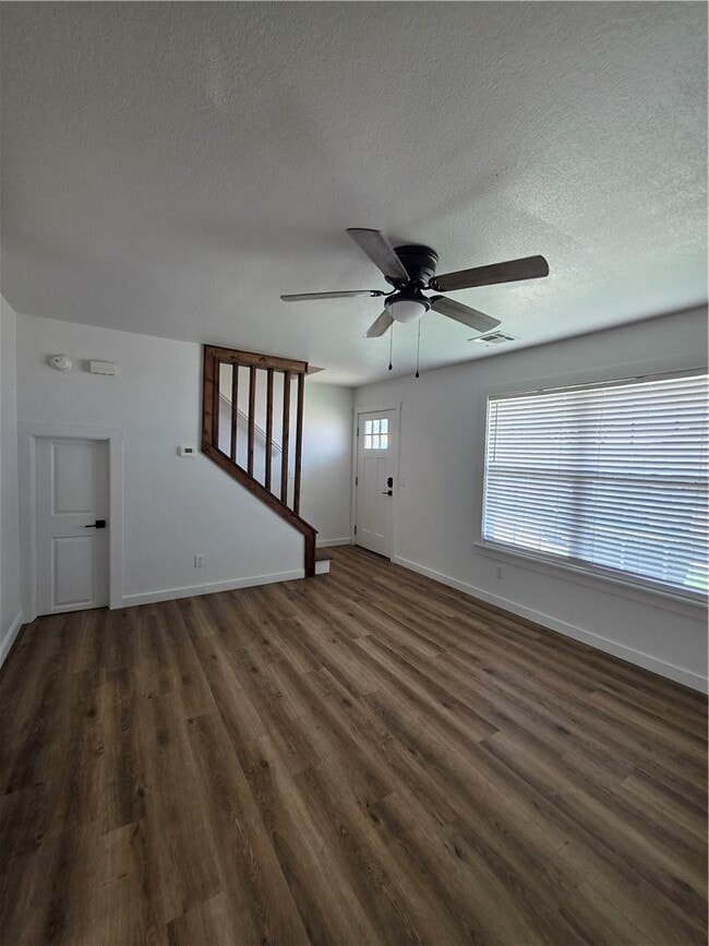 Building Photo - 2404 SE Jayel Terrace