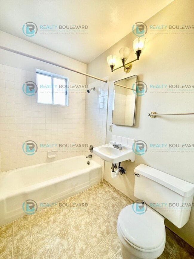 Building Photo - 1 Bedroom 1 Bath + Office next to Idlewild Park & the Truckee River