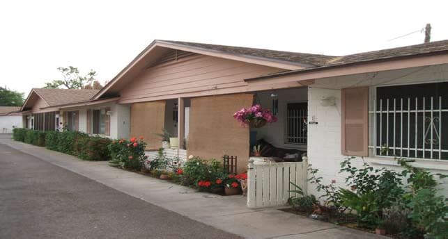 Primary Photo - 10th Street Palms Apartments