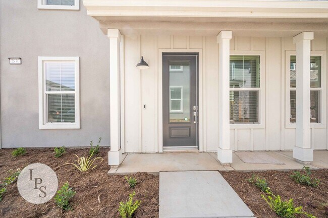 Building Photo - ‘Brambles’ Copper & Willow Home, 3BR/2.5BA, Built 2022 - With Solar!