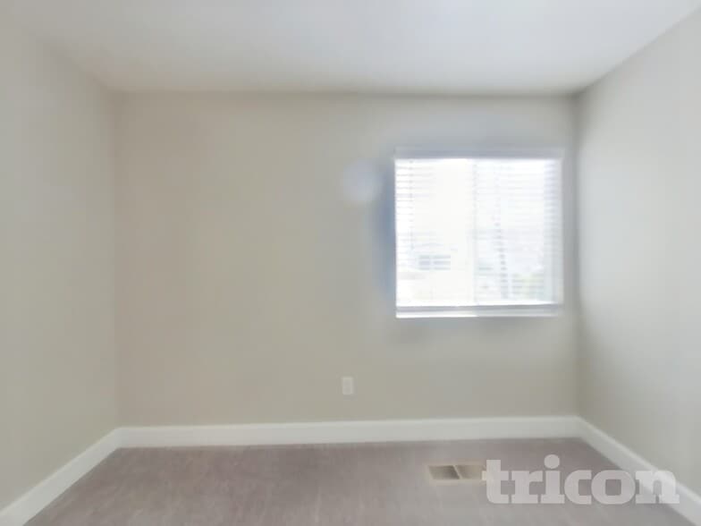 Building Photo - 9970 Brightridge Dr