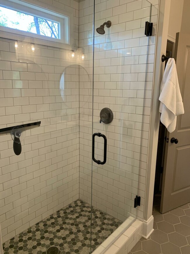 Building Photo - 4230 Old Cherokee St