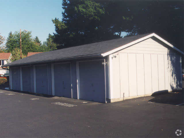 Parking Area - Kaskela Manor Apartments