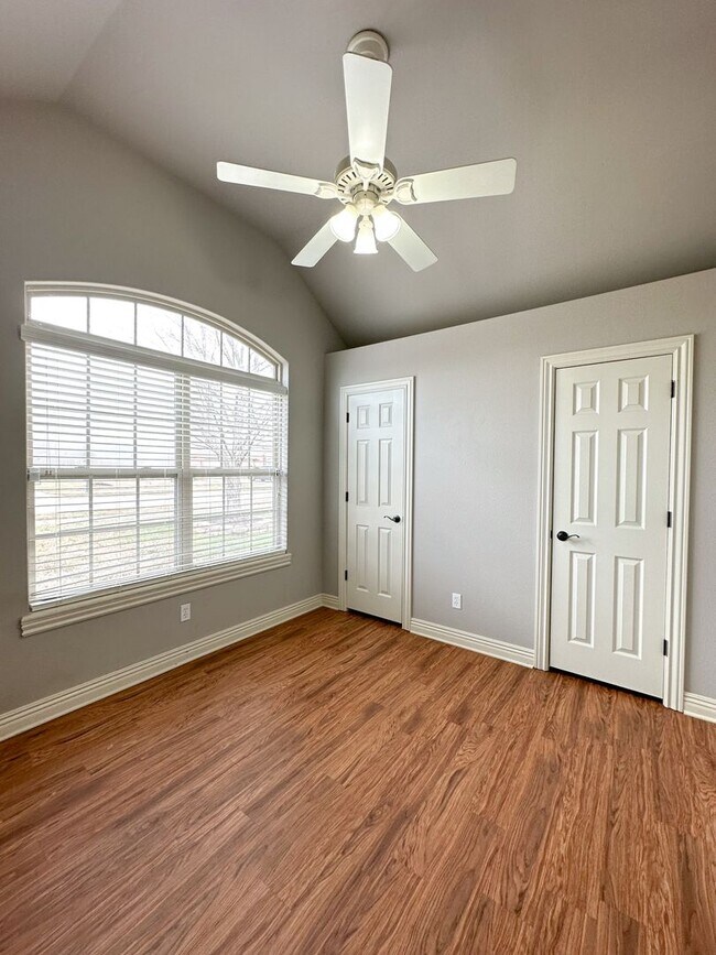 Building Photo - 3 Bed, 2 Bath Home in Fayetteville!