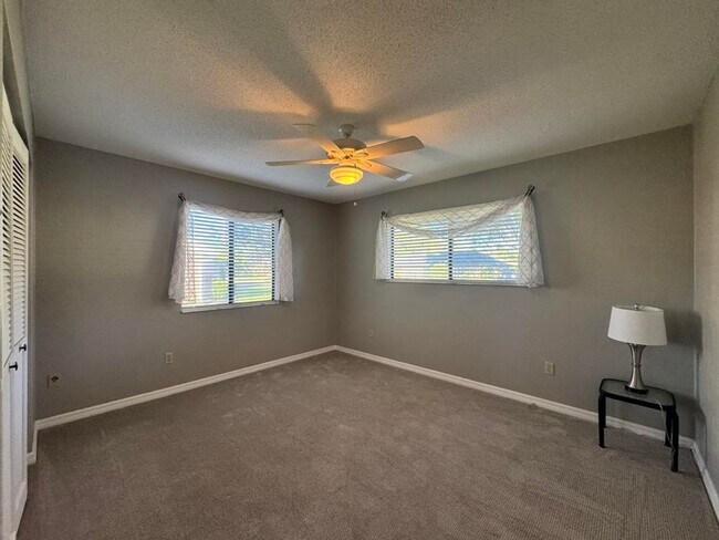 Building Photo - 3/2 in Pelican Bay