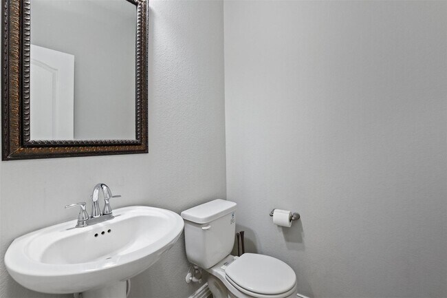 Building Photo - 3134 Grand Bay Dr