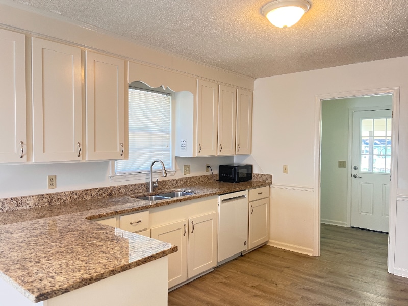 Building Photo - 343 Guildford Cir