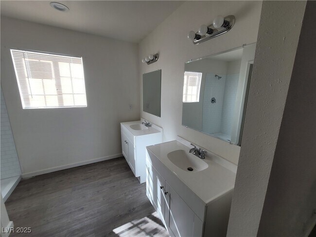 Building Photo - 7324 Empress Dr
