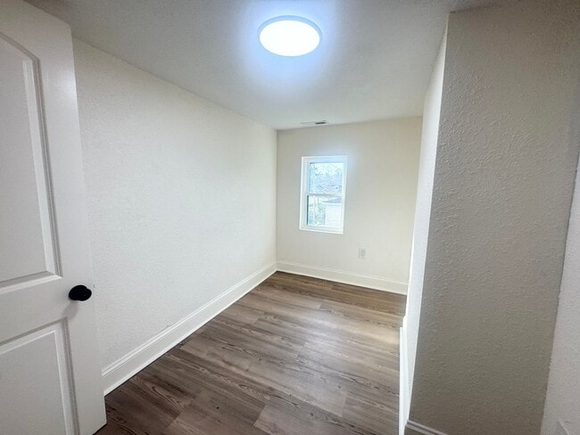 Building Photo - 801 Herrington Rd