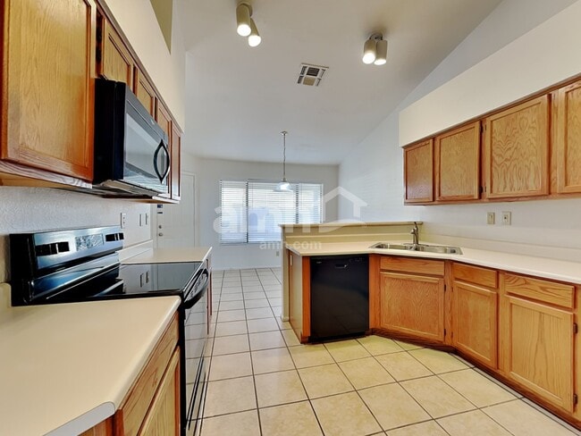 Building Photo - 3603 N 107th Dr