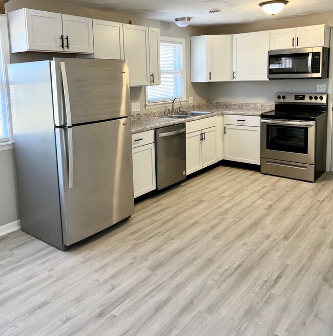 Building Photo - Newly renovated 3-Bedroom North Side Home ...