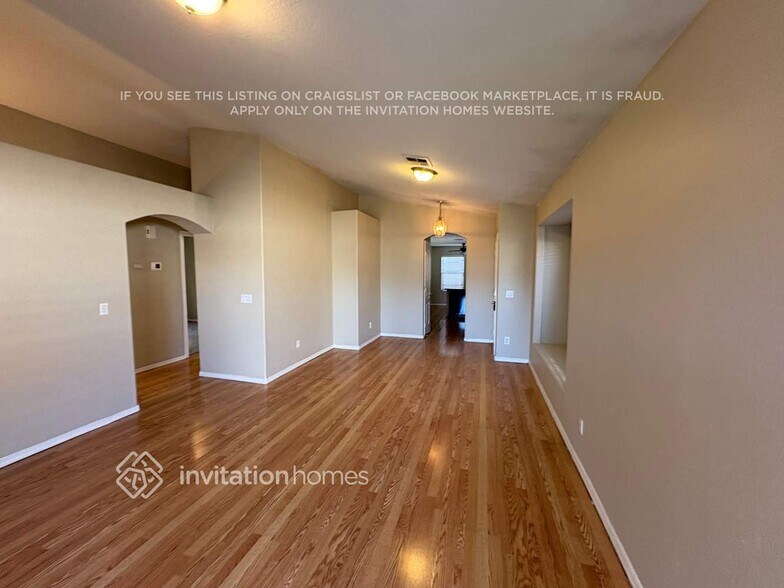 Building Photo - 10019 W Montecito Ave