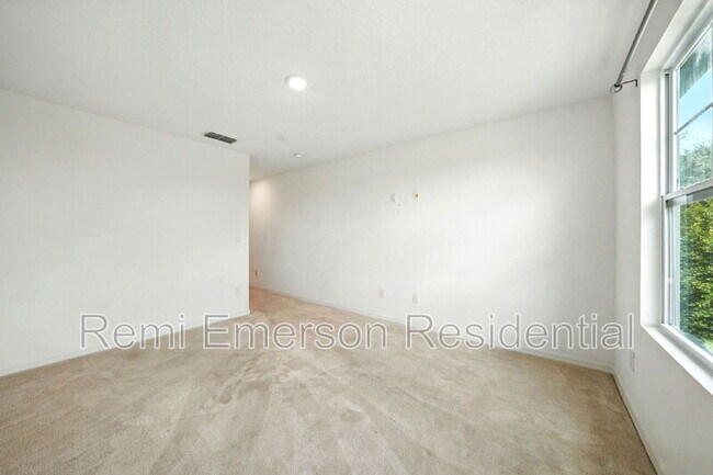 Building Photo - 700 Benoi Dr