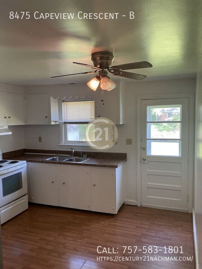 Building Photo - 8475 Cape View Crescent