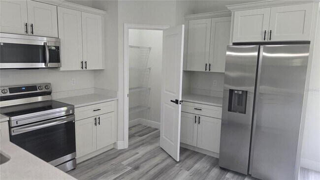Building Photo - 15730 SW 40th Ave