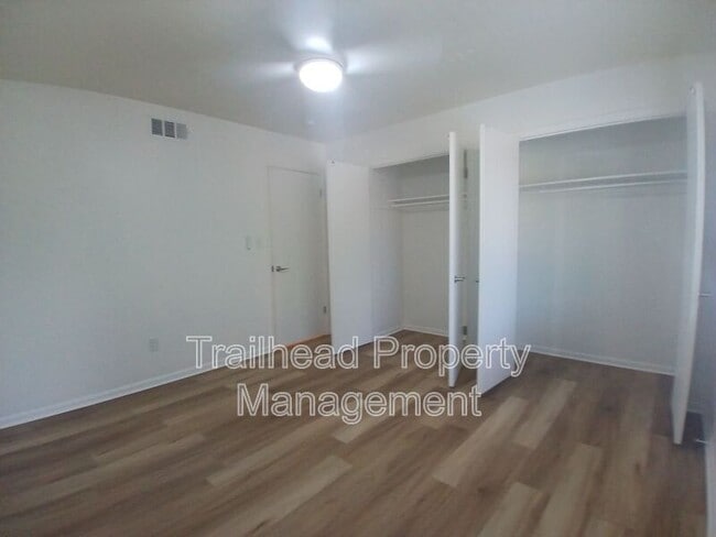 Building Photo - 7801 W 83rd St