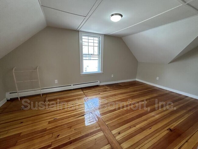 Building Photo - 30 Roxbury St