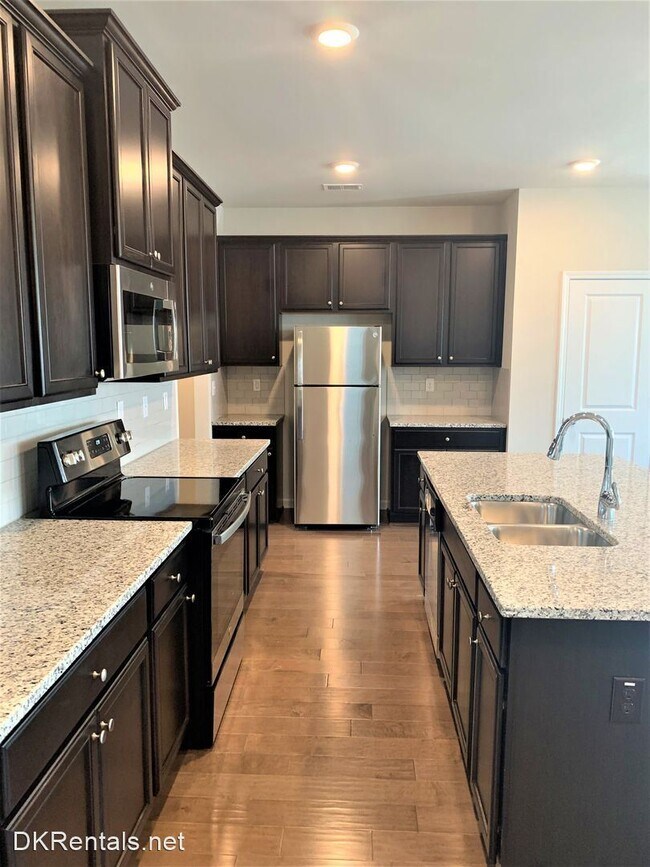 Building Photo - 3 br, 2.5 bath House - 1518 Ashbrooke Trace