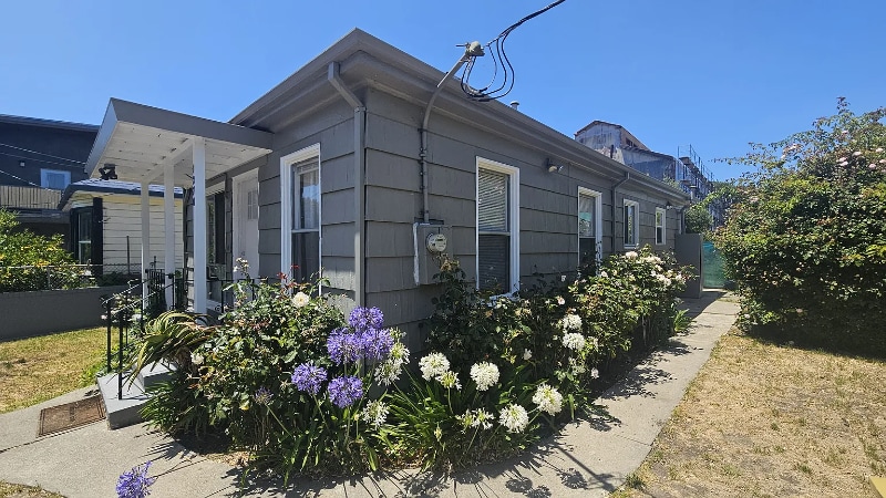 Primary Photo - 1270 Ocean Ave