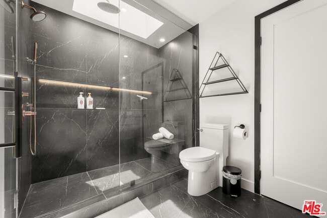 Building Photo - 20159 Hatteras St