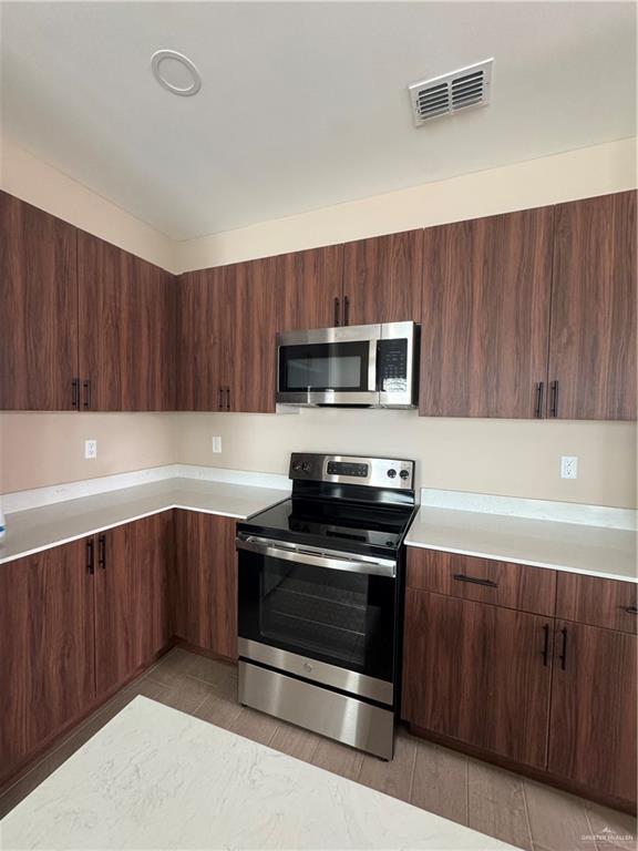 Building Photo - 16 W Driftwood St