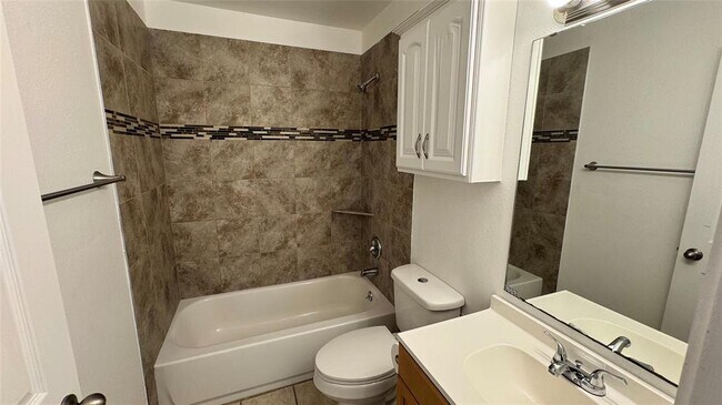 Building Photo - 1308 Conway Dr