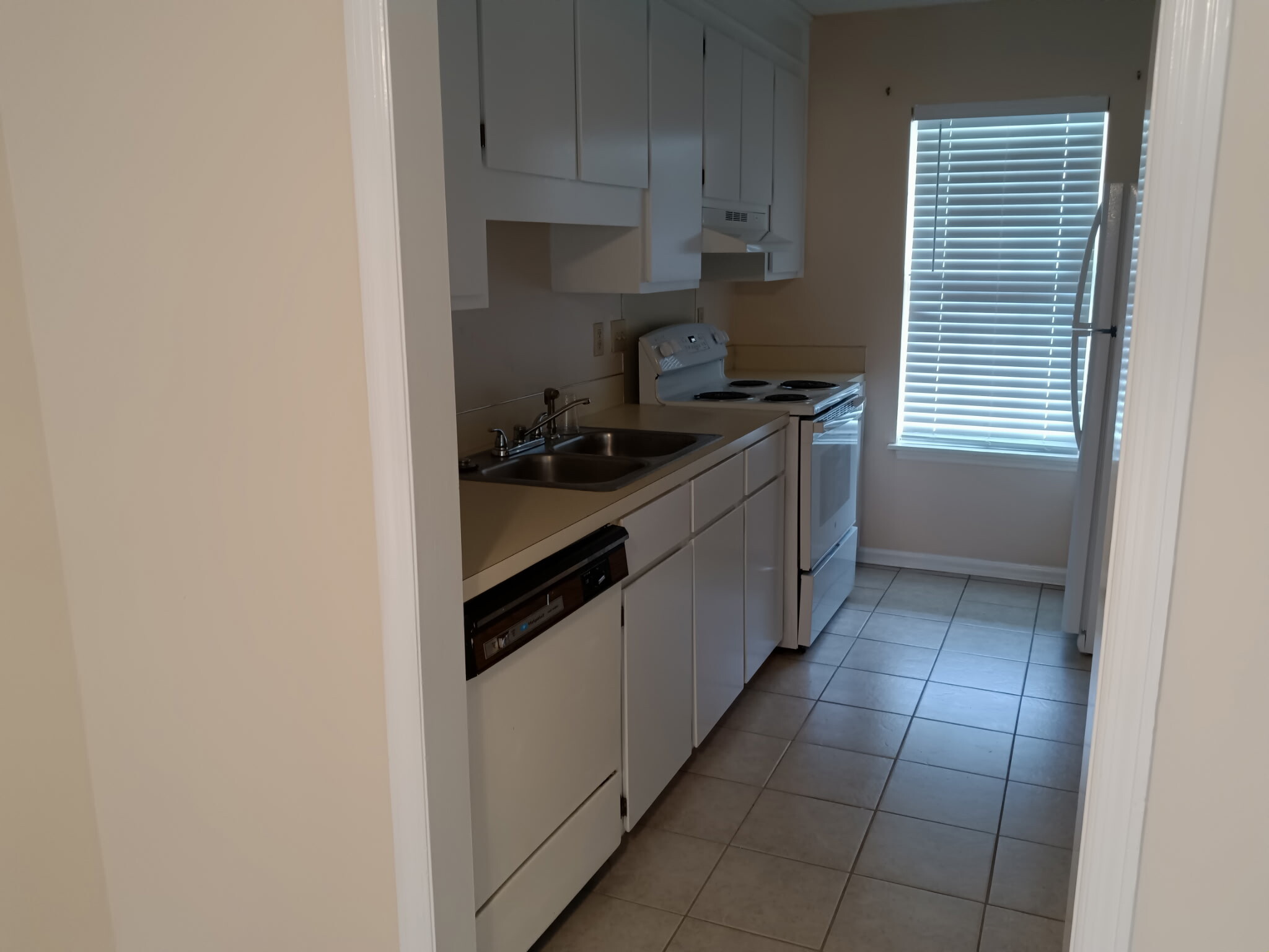 Kitchen - 4725 Bayfield Dr