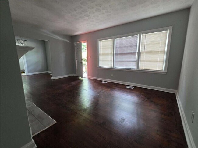 Building Photo - 1336 Wichita Dr SW
