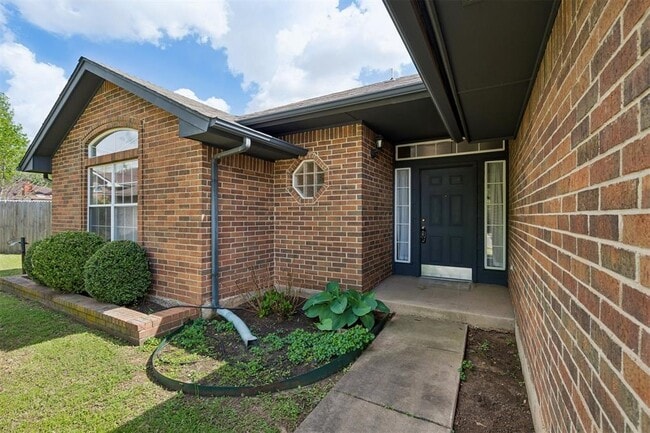 Building Photo - 1708 Creekside Ct