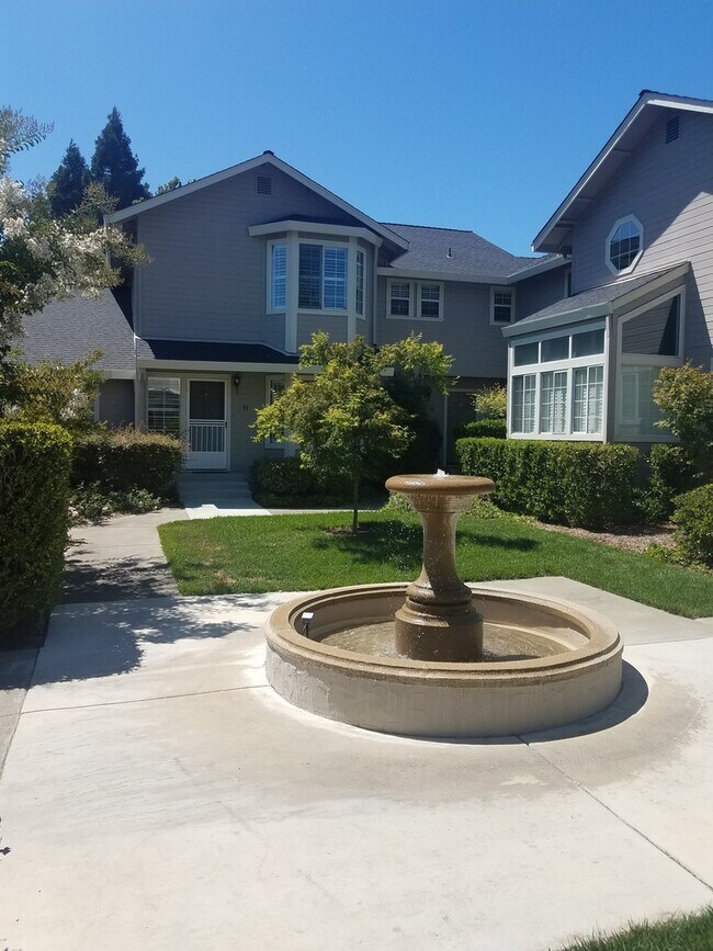 Building Photo - Highly Desirable Valley Club Circle Condo – Gated Napa Living