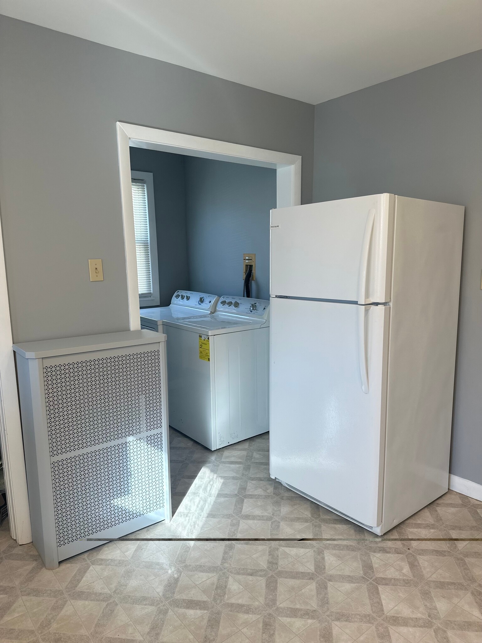 Kitchen/laundry - 70 Livingston Ave