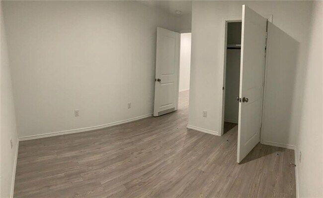 Building Photo - 2864 Rosefinch