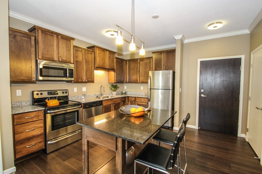 Building Photo - The Flats at Cedar Grove