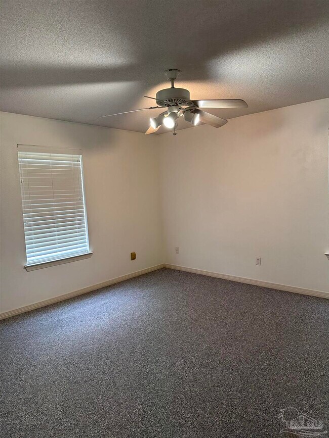 Building Photo - 5511 Custer Dr
