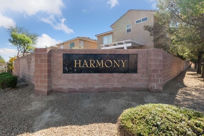 Building Photo - Charming 3-Bedroom Home in Gated North Las...
