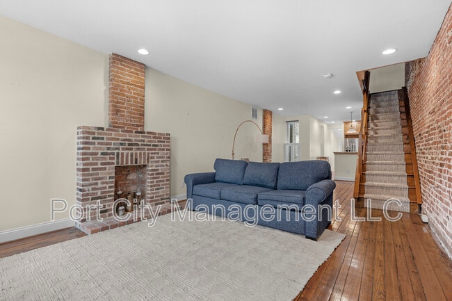 Building Photo - 426 E Fort Ave
