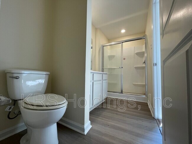 Building Photo - 1611 Independence Blvd